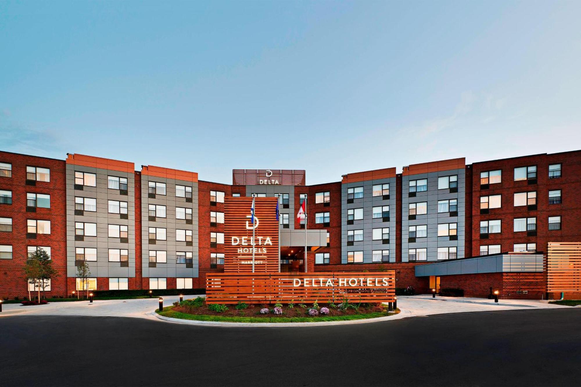 Delta Hotels By Marriott Dartmouth Extérieur photo