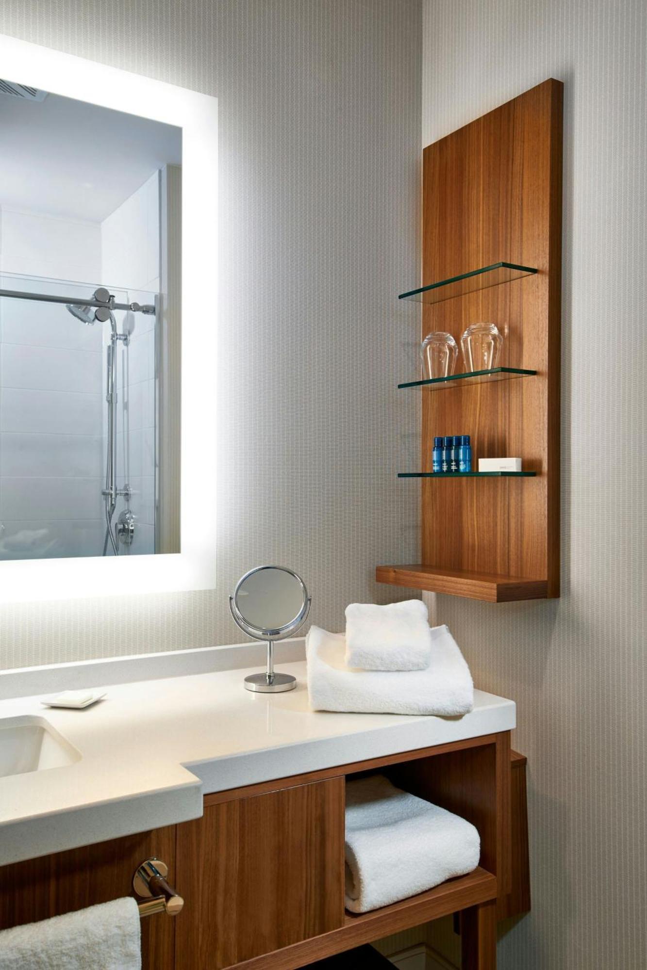 Delta Hotels By Marriott Dartmouth Extérieur photo