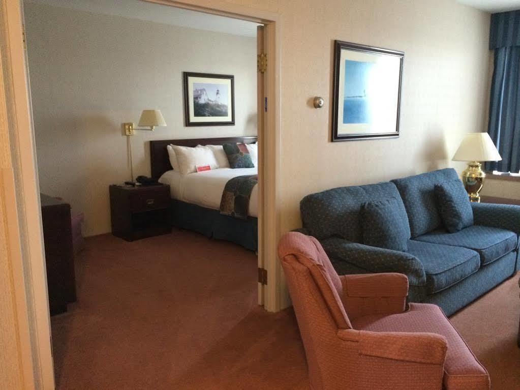 Delta Hotels By Marriott Dartmouth Extérieur photo