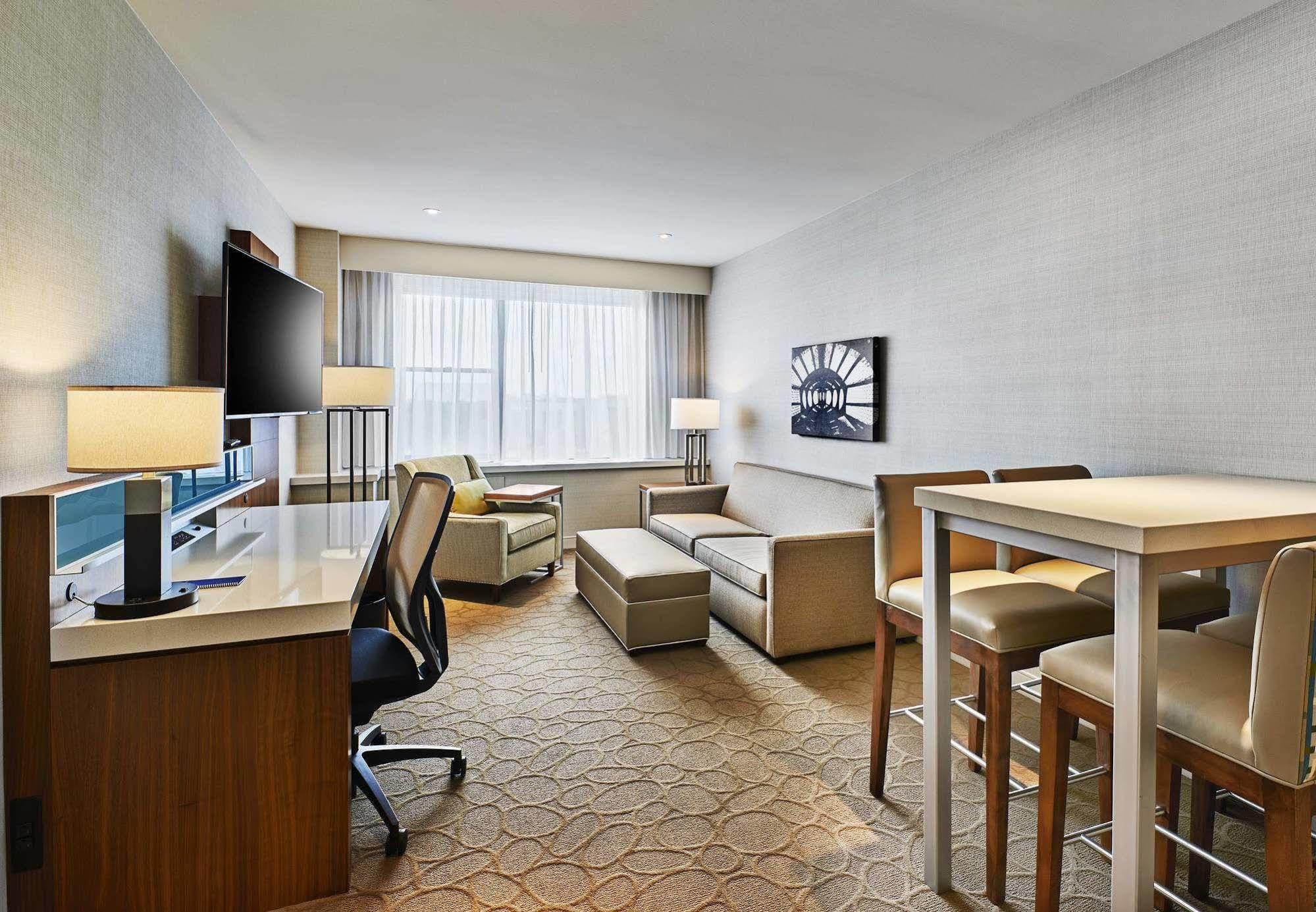 Delta Hotels By Marriott Dartmouth Extérieur photo