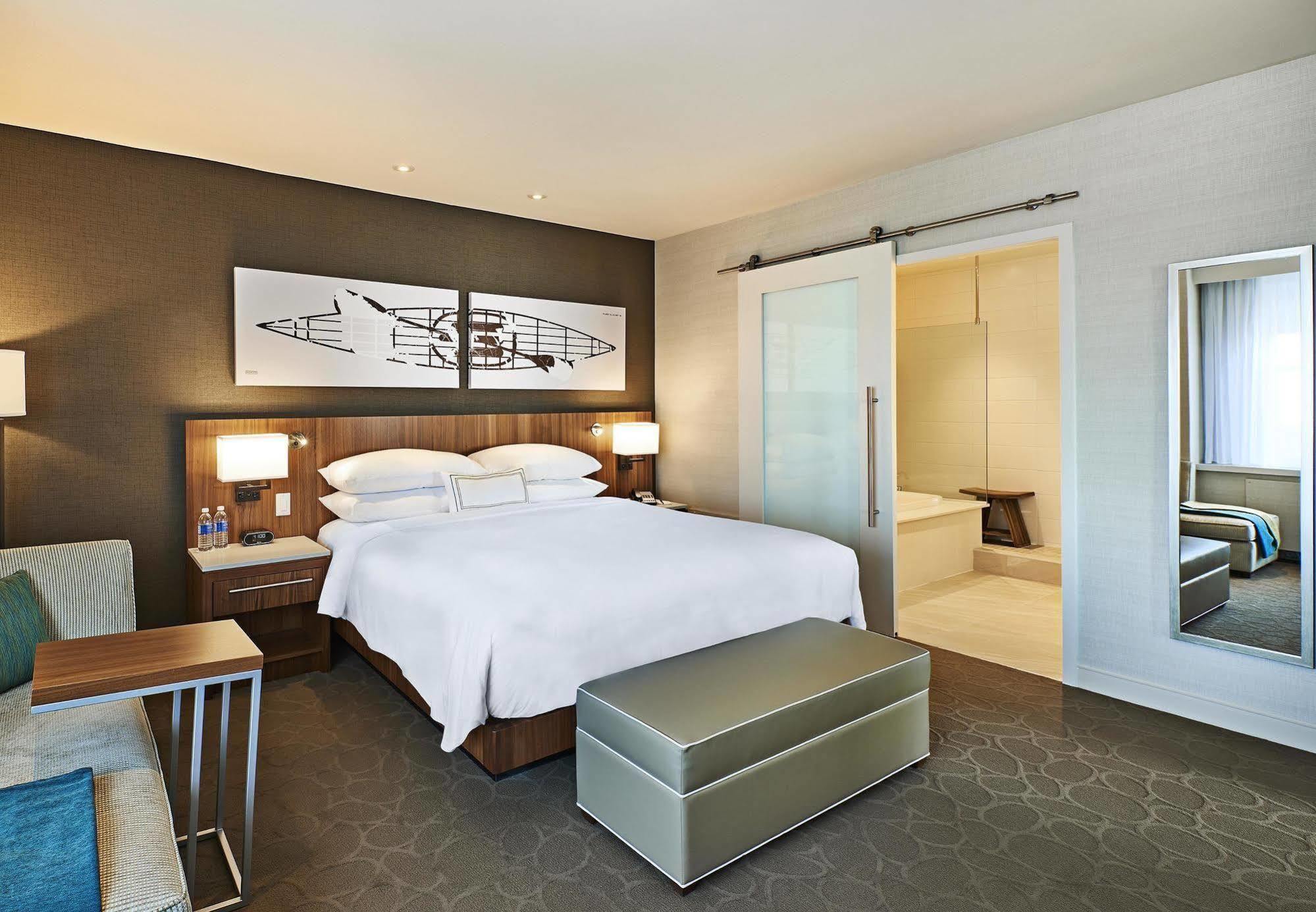 Delta Hotels By Marriott Dartmouth Extérieur photo